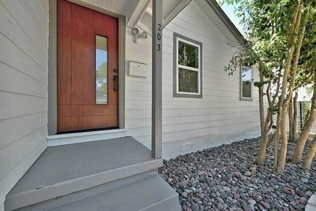 Foto del edificio - 203 Nelray Blvd