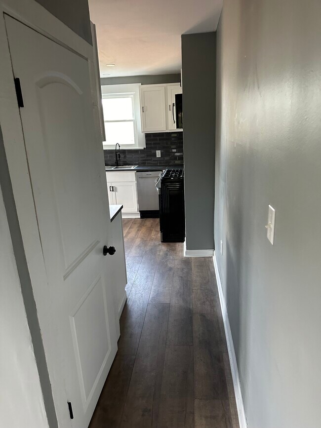 Foto del edificio - 629 Sheldon Ave