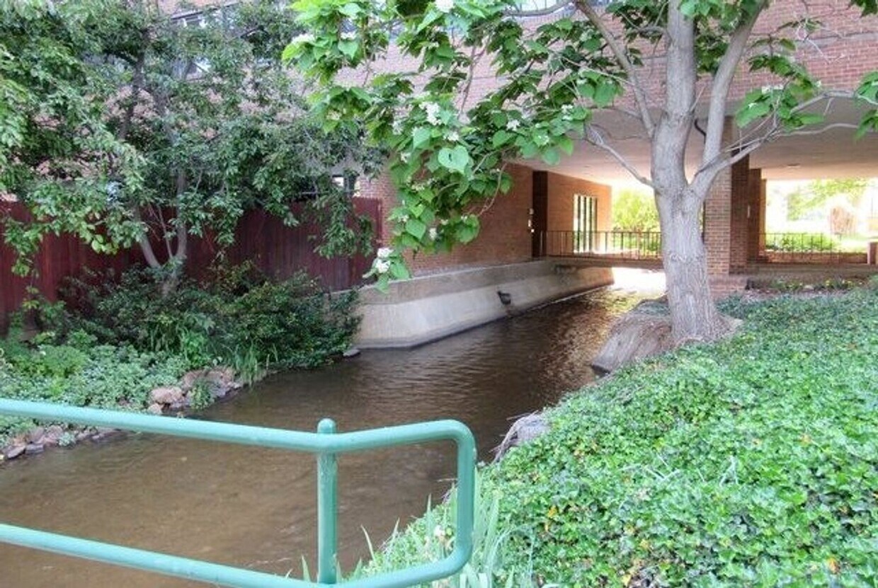 Building Photo - Horizon West Condo for Rent with South-sid...