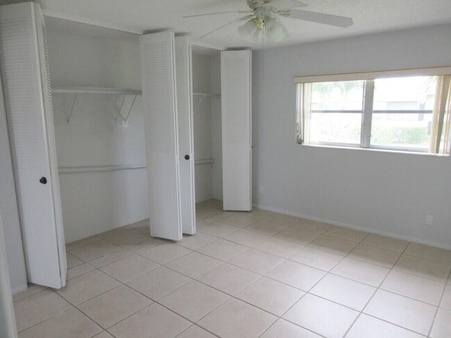 Building Photo - 2572 Emory Dr W