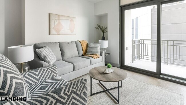 Building Photo - 777 Preston St