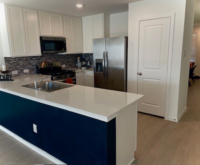 Foto del edificio - 320 Bush Mdw Ln