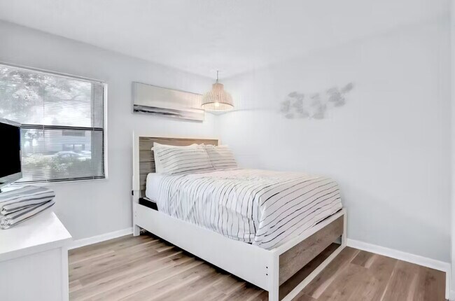 Building Photo - 9 Tarragona Ct