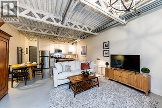 Building Photo - 350 E 2nd Ave