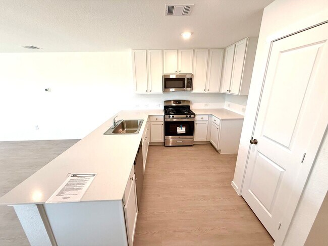 Building Photo - AVAILABLE NOW! FIRST TIME RENTAL 3 Bedroom...