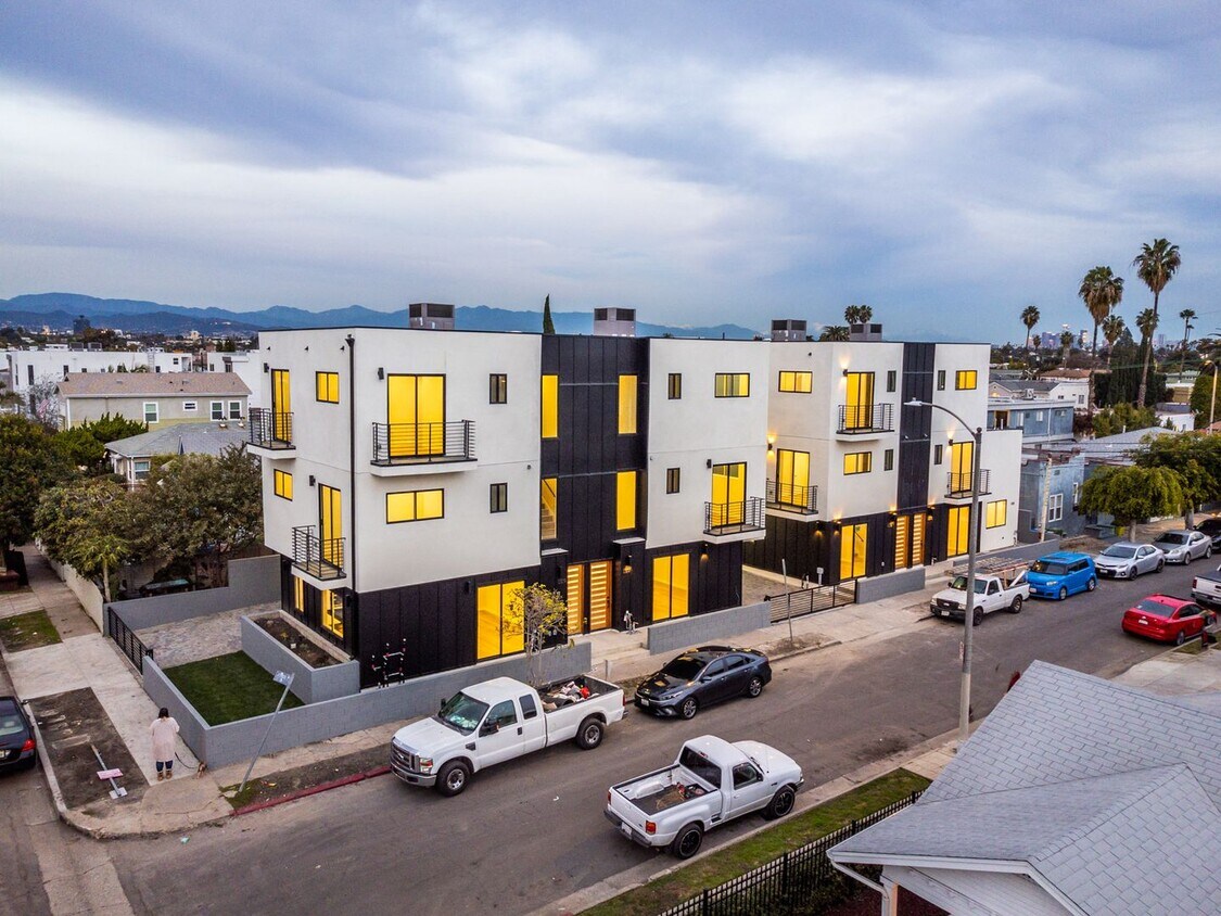 Foto principal - 2332 Carmona Ave