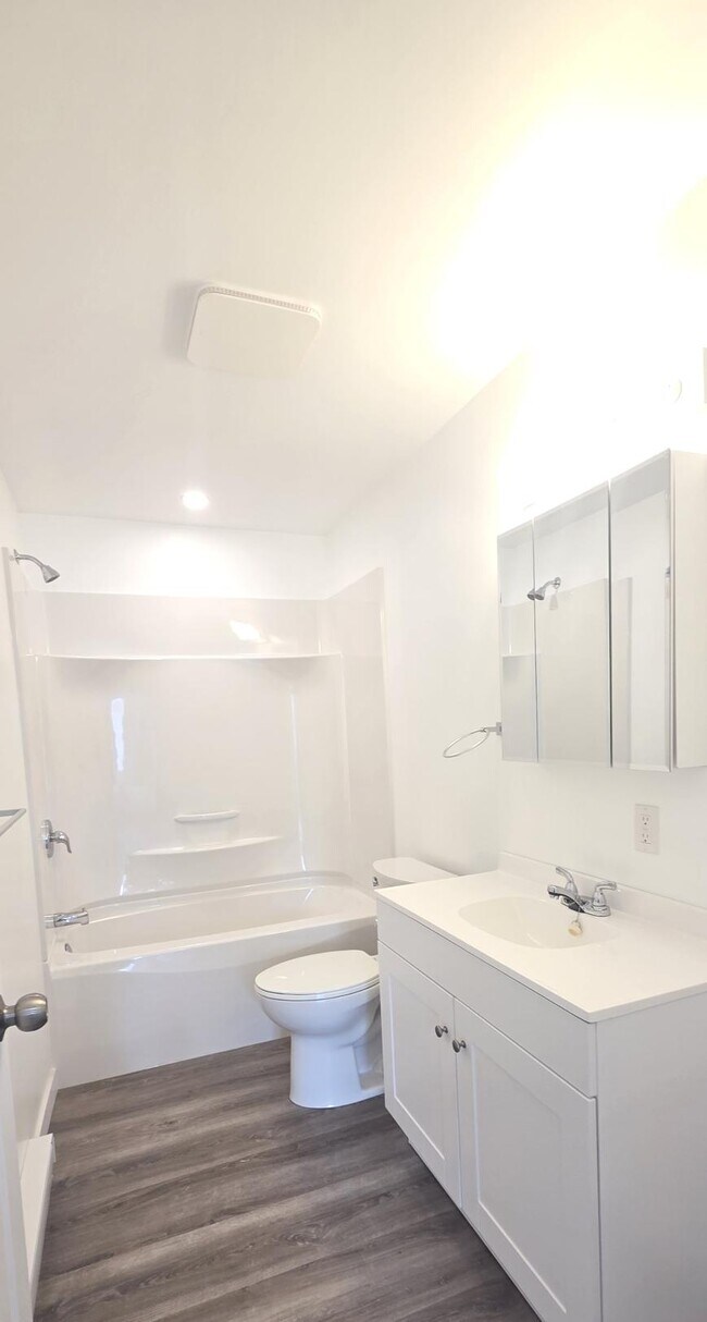 Building Photo - 1 bedroom in Terrace BC V8G 2T8
