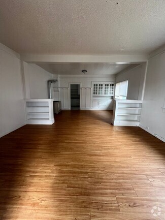 Building Photo - 1745 Menlo Way