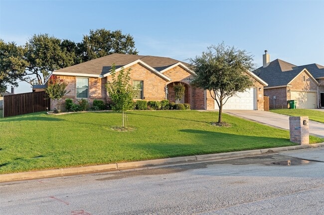 Building Photo - 3733 Cecelia Ln