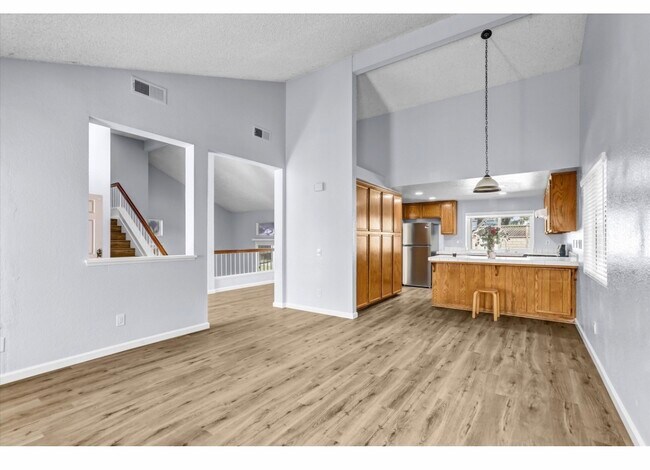 Foto del edificio - 625 Forester Ln