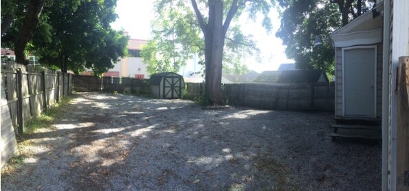 Building Photo - 114 Brady St