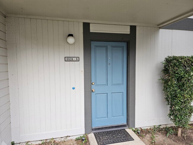 Foto del edificio - 6524 Stoney View Ln