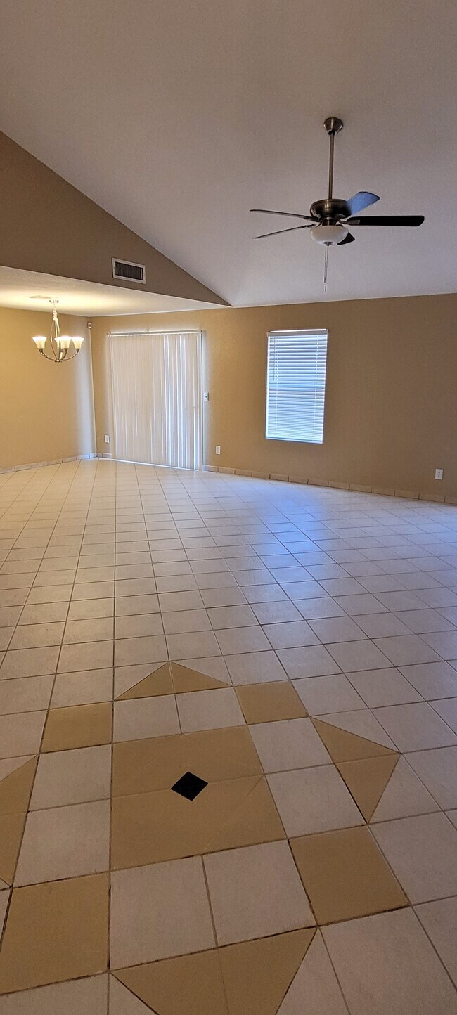 Foto del edificio - 6726 W Brown St