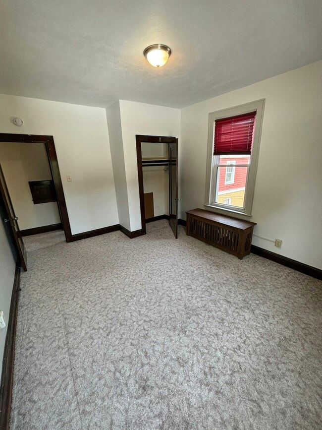 Building Photo - 550 N McKean St