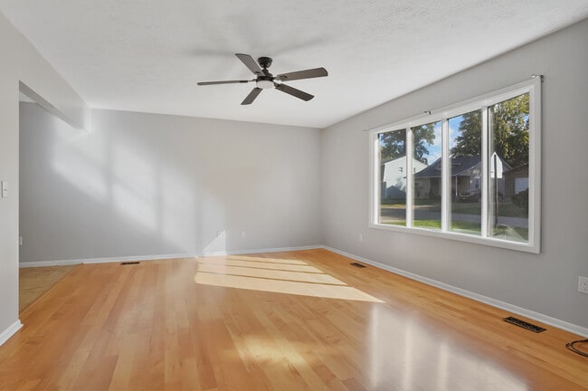 Building Photo - 5758 Beech Dr