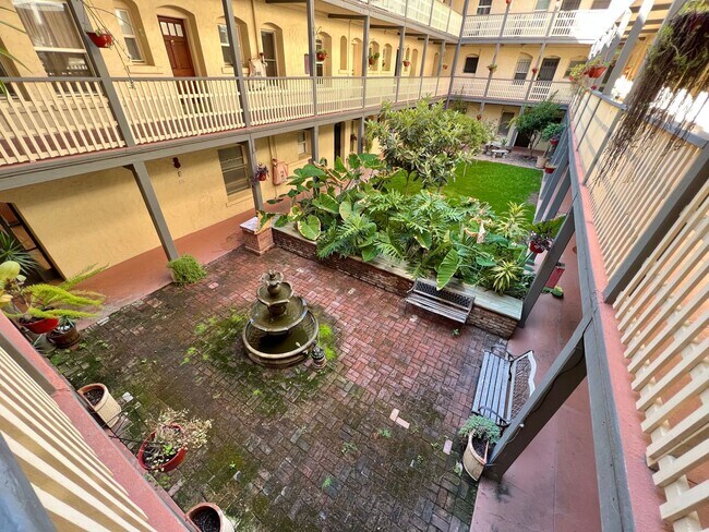 Foto del edificio - Charming Vintage 1-Bedroom Near Downtown L...