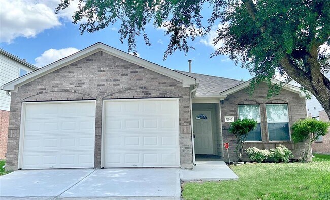 Building Photo - 15043 Sugar Pl Dr