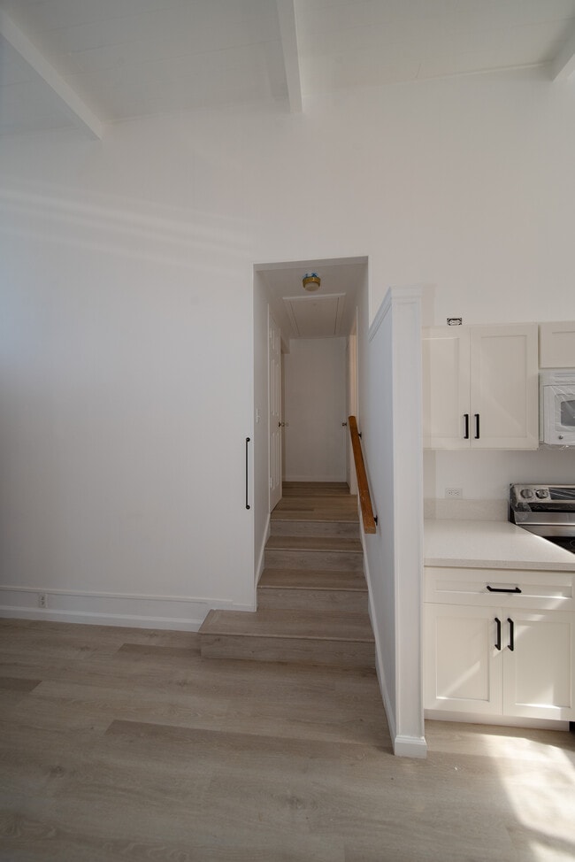 Building Photo - 1549 Molina St