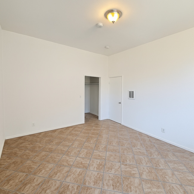 Foto del edificio - 2284 Kearney Ave