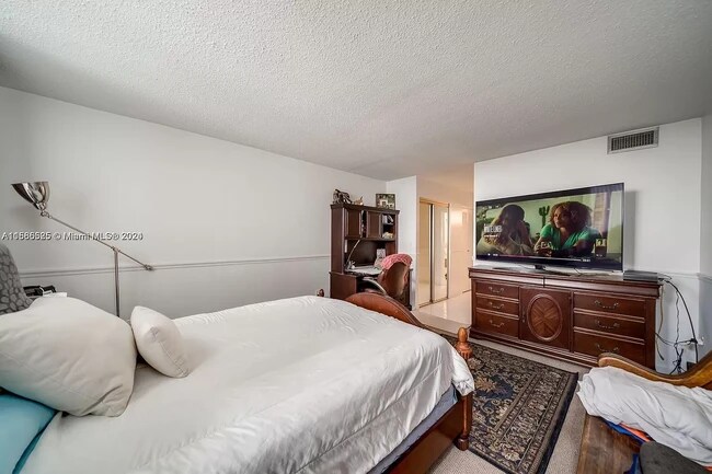 Foto del edificio - 2750 NE 183rd St