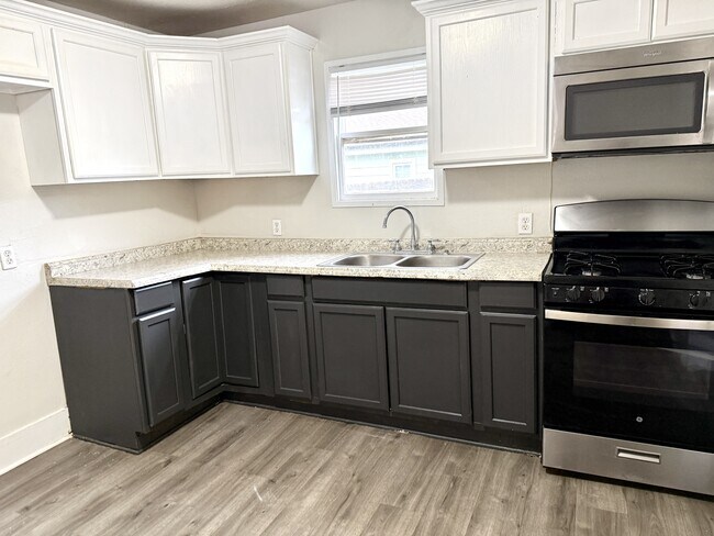 Foto del edificio - 705 Parkway