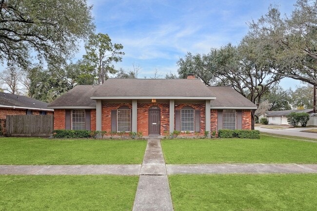 Photo - 5822 Yarwell Dr House