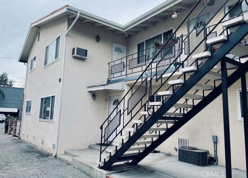 Building Photo - 5730 Laurel Canyon Blvd