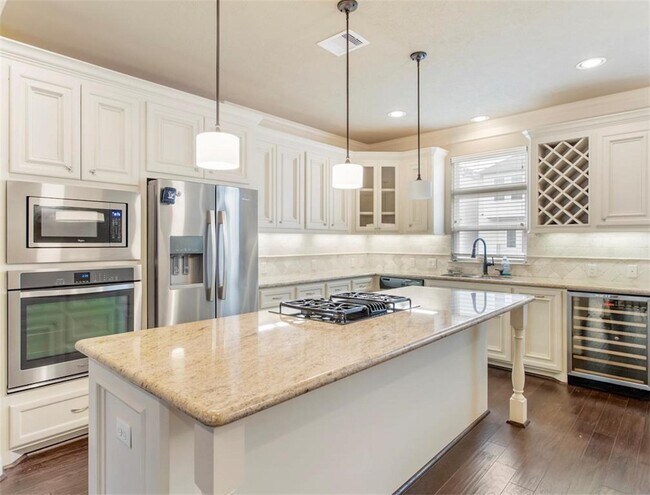 Foto del edificio - 1325 W 24th St