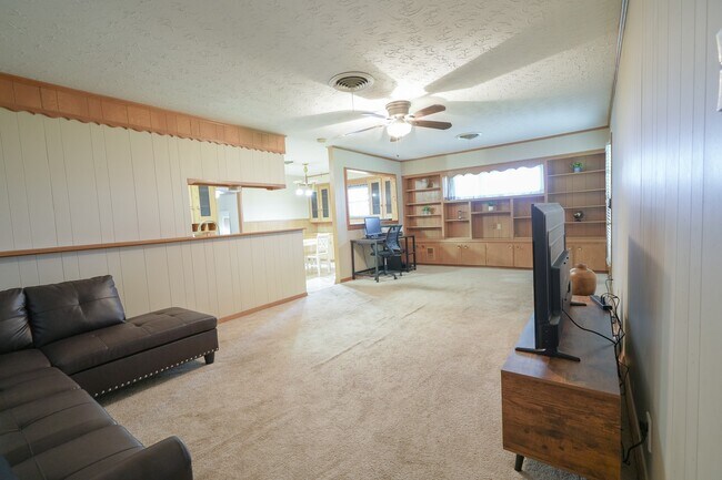 Foto del edificio - 1702 Ivie Lee St