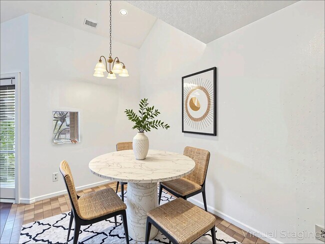 Building Photo - 2021 Spenwick Dr