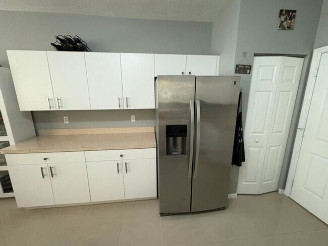 Foto del edificio - 9205 Villa Palma Ln