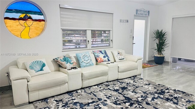 Building Photo - 60 SE Marlin Ave