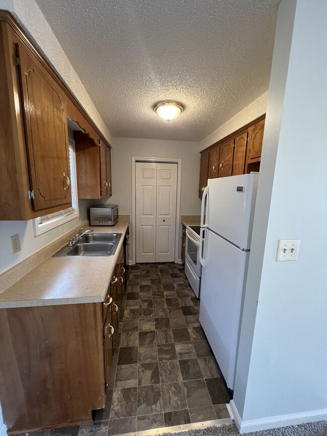 Foto del edificio - 185 Monarch Ln