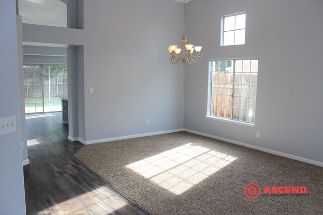 Building Photo - Amazing 4 Bedroom Home with Attached Garage!