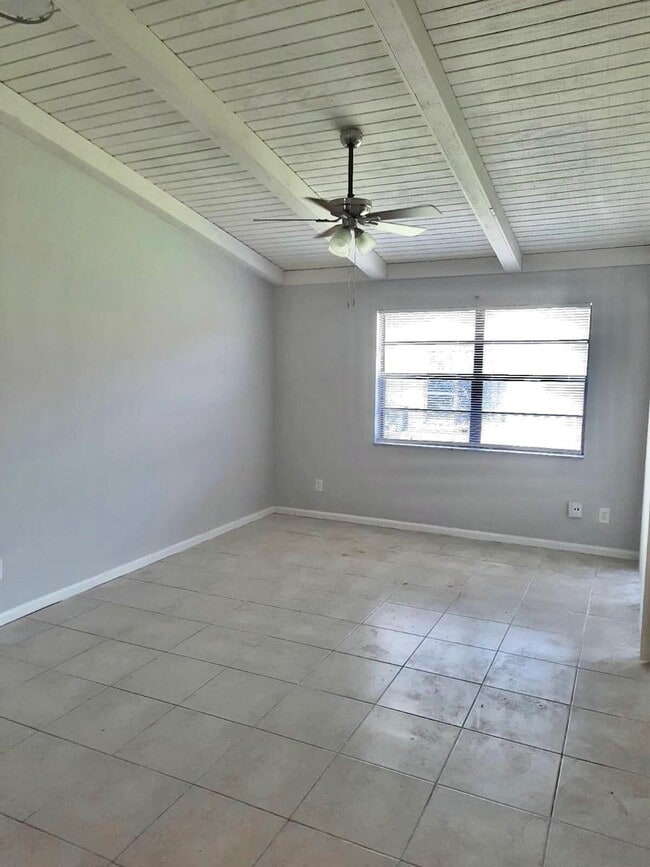 Foto del edificio - 463 Glenwood Dr