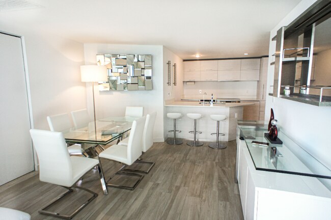 Foto del edificio - 1300 SW 13th St