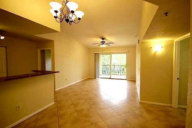 Foto del edificio - 145 Yacht Club Way