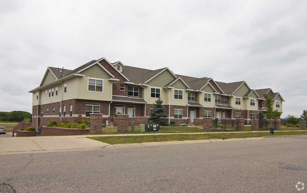 Primary Photo - 2545 Airport Rd
