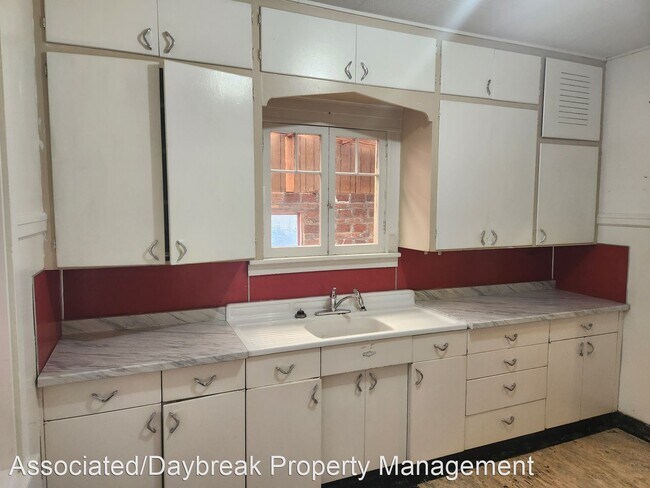 Foto del edificio - 3 br, 2 bath House - 1909 Summitview