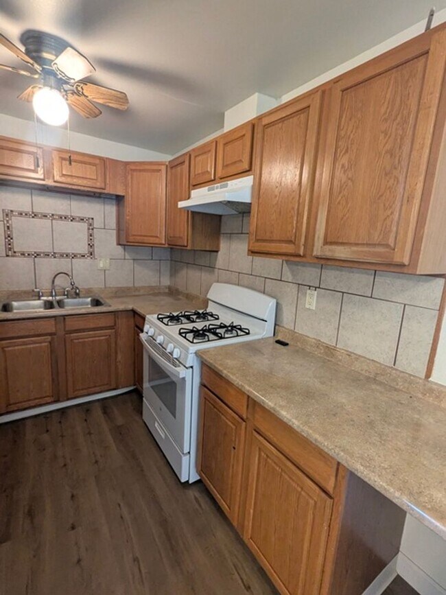 Foto del edificio - 4 Bedroom 2 Bathroom Single Story Home in Spring Valley