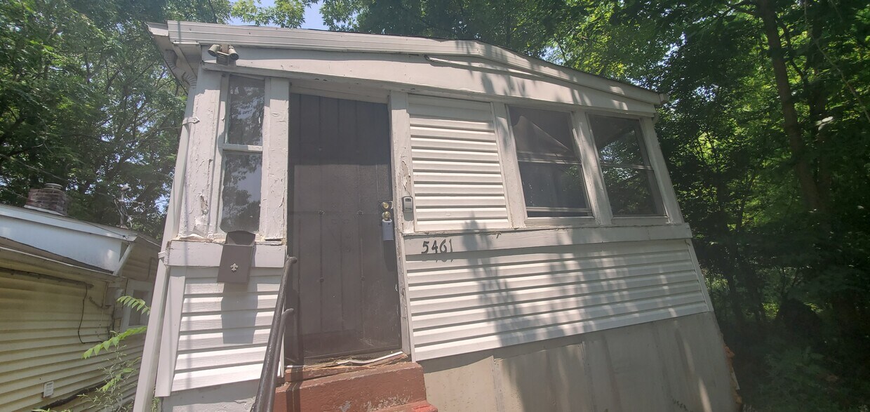 Foto principal - 5461 Hamilton Ave