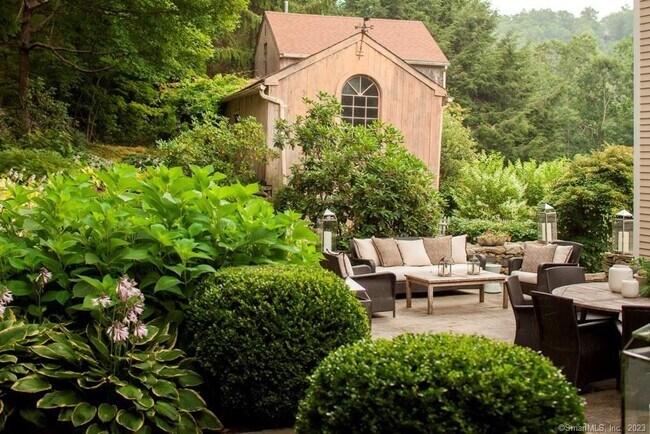 Foto del edificio - 243 Bee Brook Rd
