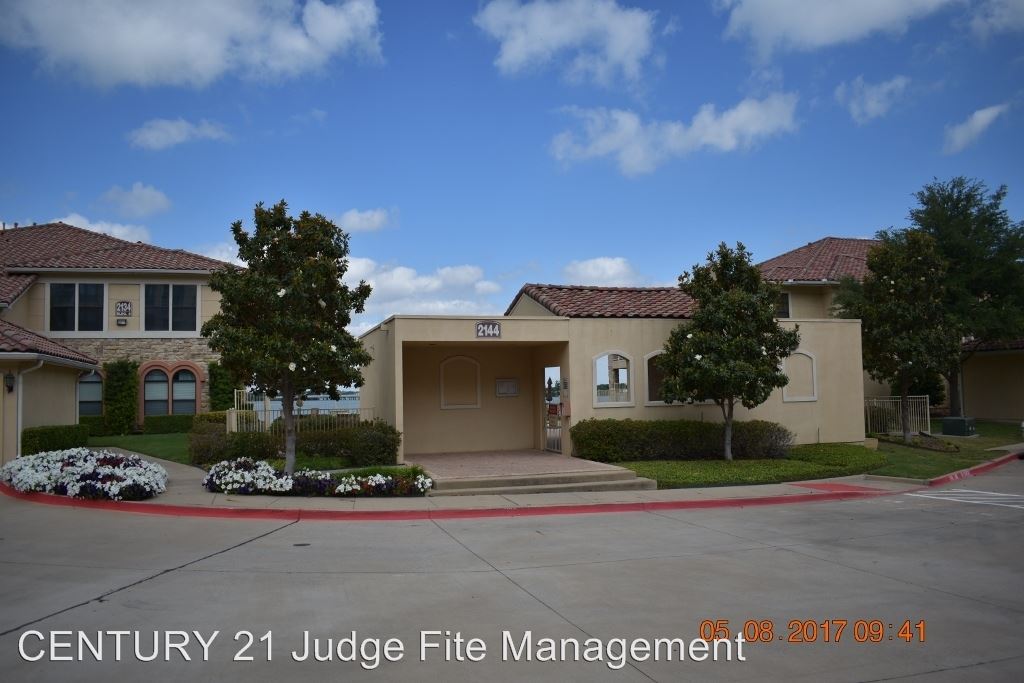 Building Photo - 2145 Portofino Dr