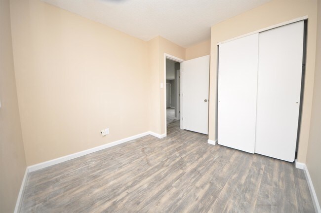 Foto del edificio - 6 Westwood Village