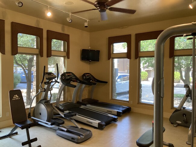 FitnessRoom - 3419 S River Rd