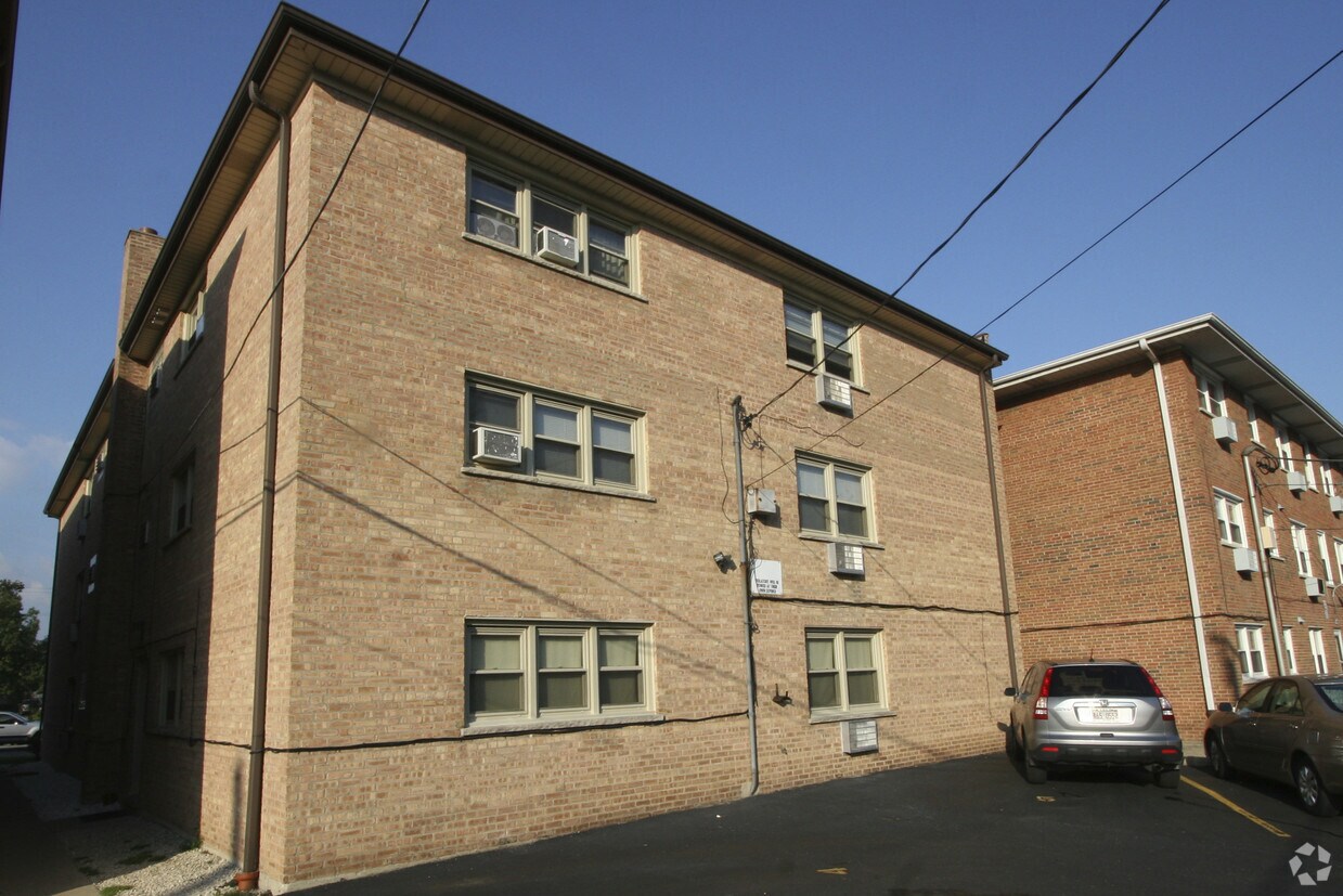 684547 N Northwest Hwy, Chicago, IL 60631 Apartments in Chicago, IL