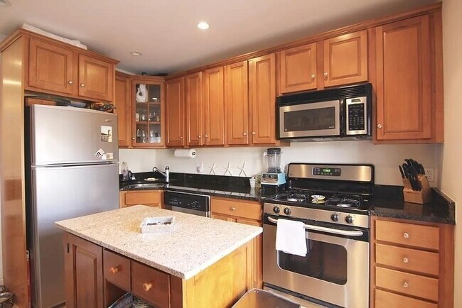 Foto del edificio - 764 E 6th St
