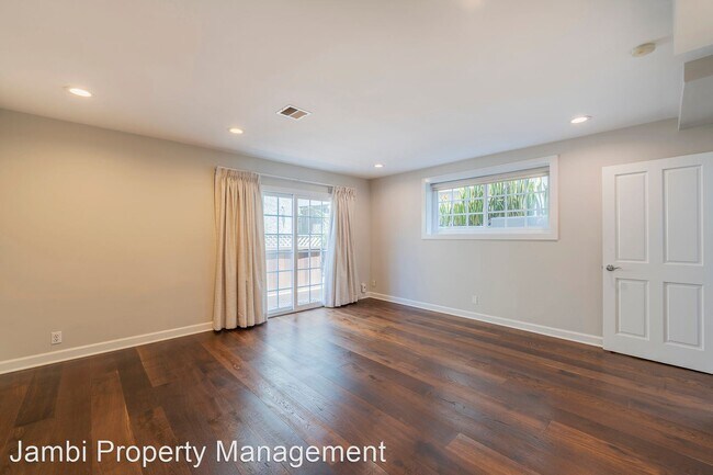 Building Photo - 2 br, 2 bath House - 321 30th Place