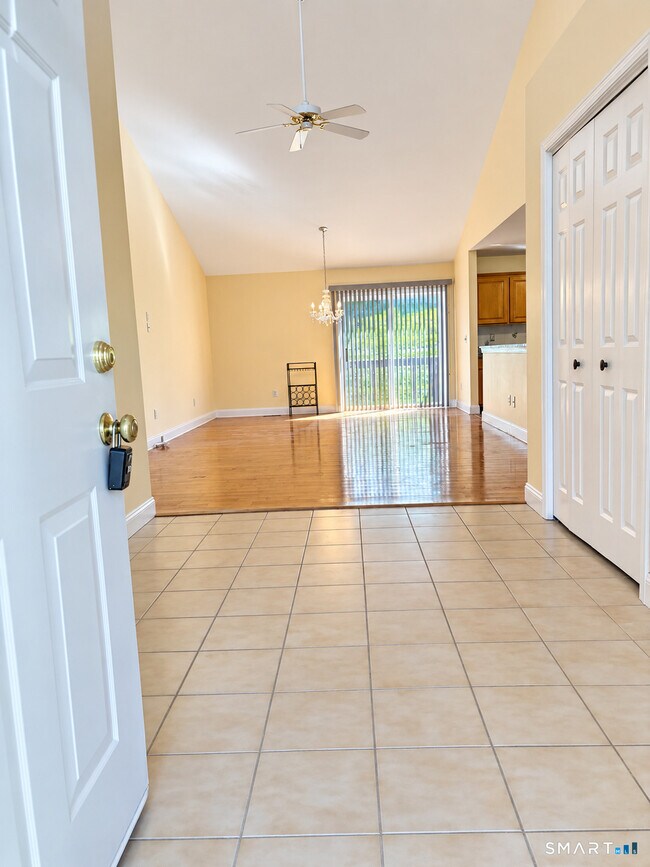 Foto del edificio - 162 Thistle Pond Dr