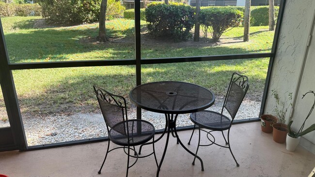 Foto del edificio - 1284 S Military Trail